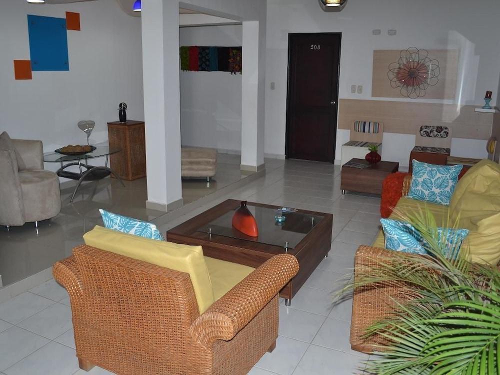 ホテル Ayenda Casa Real Montería エクステリア 写真