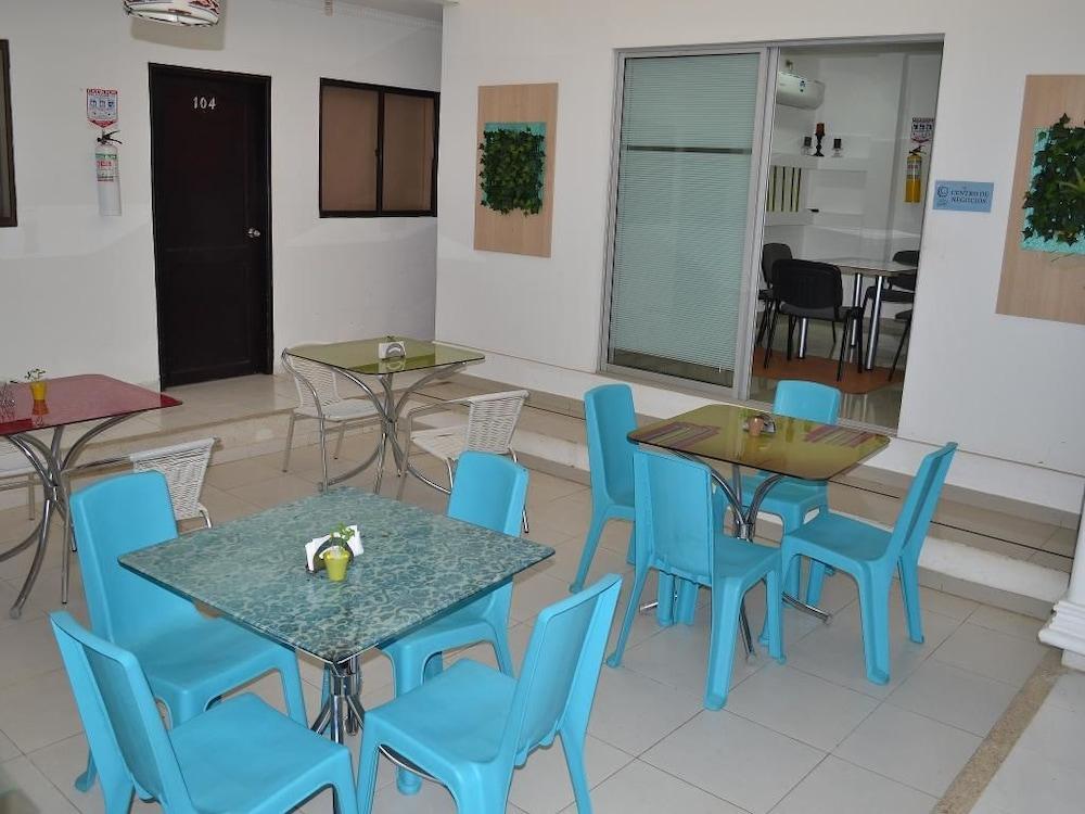 ホテル Ayenda Casa Real Montería エクステリア 写真